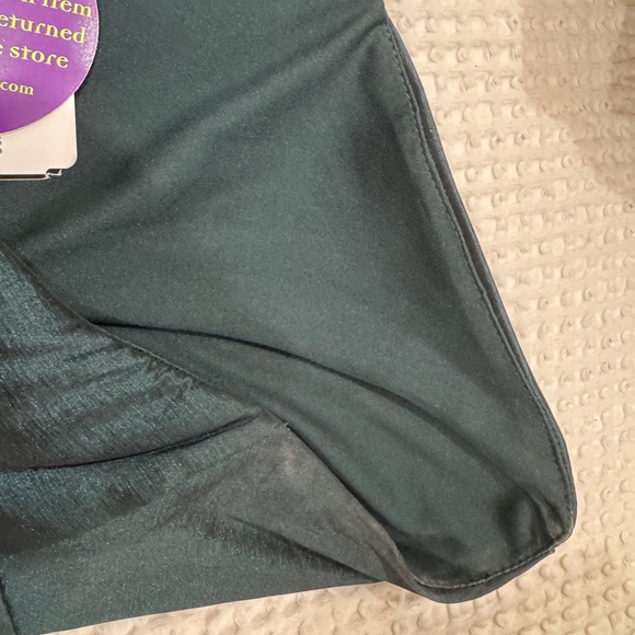 Elegant Green High-Low Dress - Picture 5 of 6